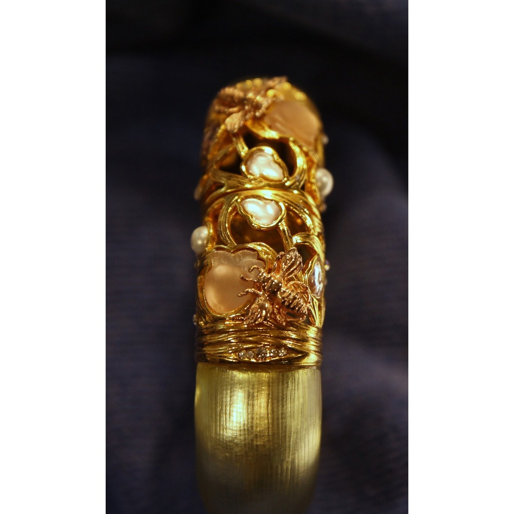 Alexis Bittar Lemon Lucite, Crystal, Pearl and Bee Hinged Bangle Bracelet. A3 - Picture 4 of 15